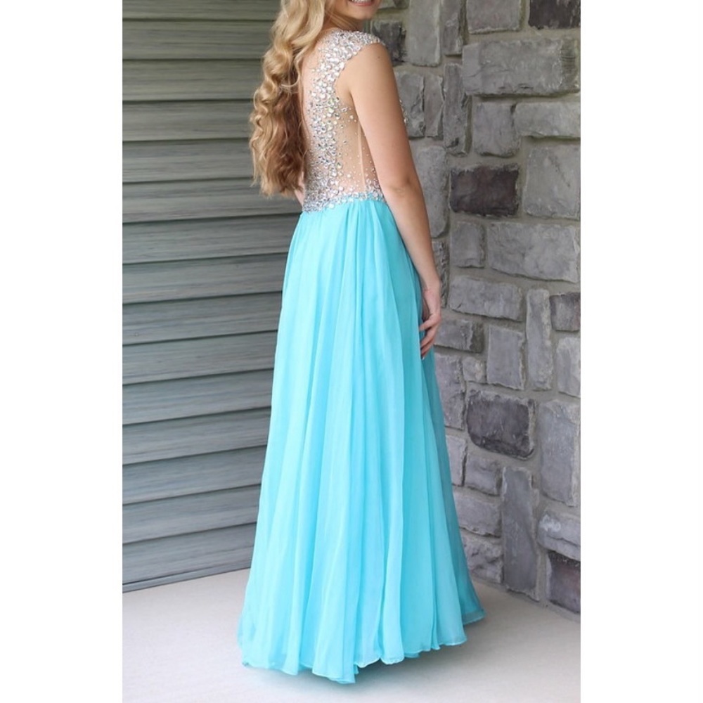 Prom Dress - Picture 2 of 6